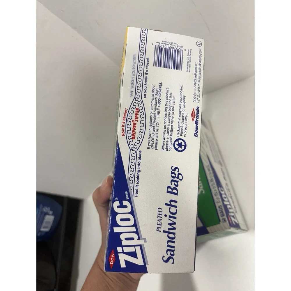Downy sandwich gripper ziploc