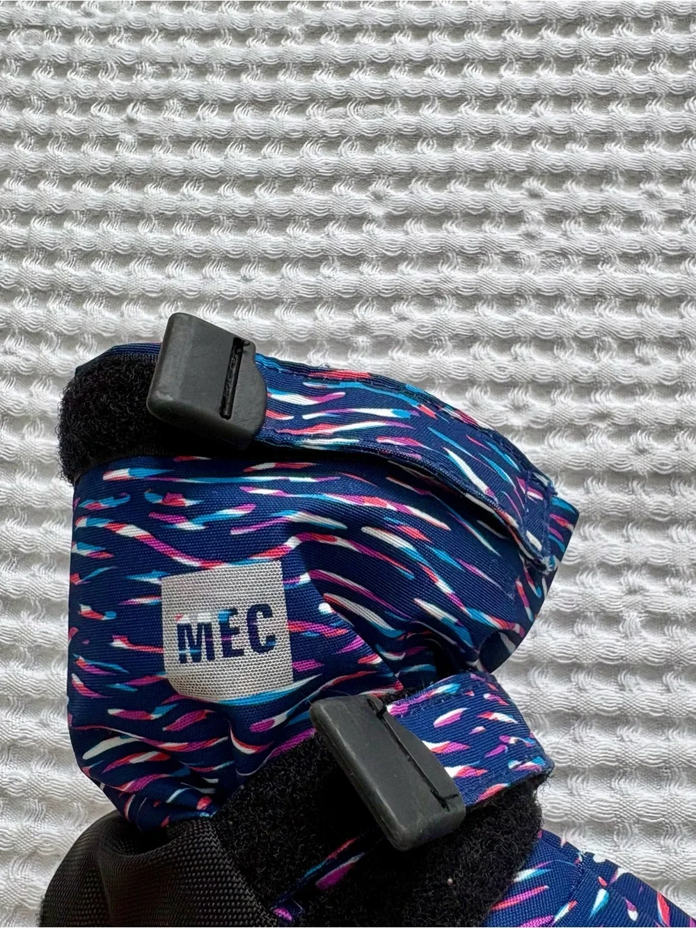 MEC navy abstract