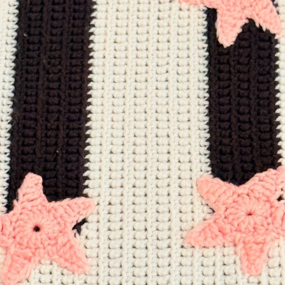 Handmade knit bed