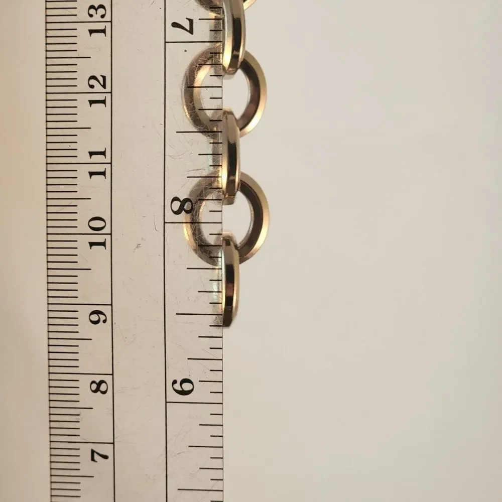 No Brand links beveled
