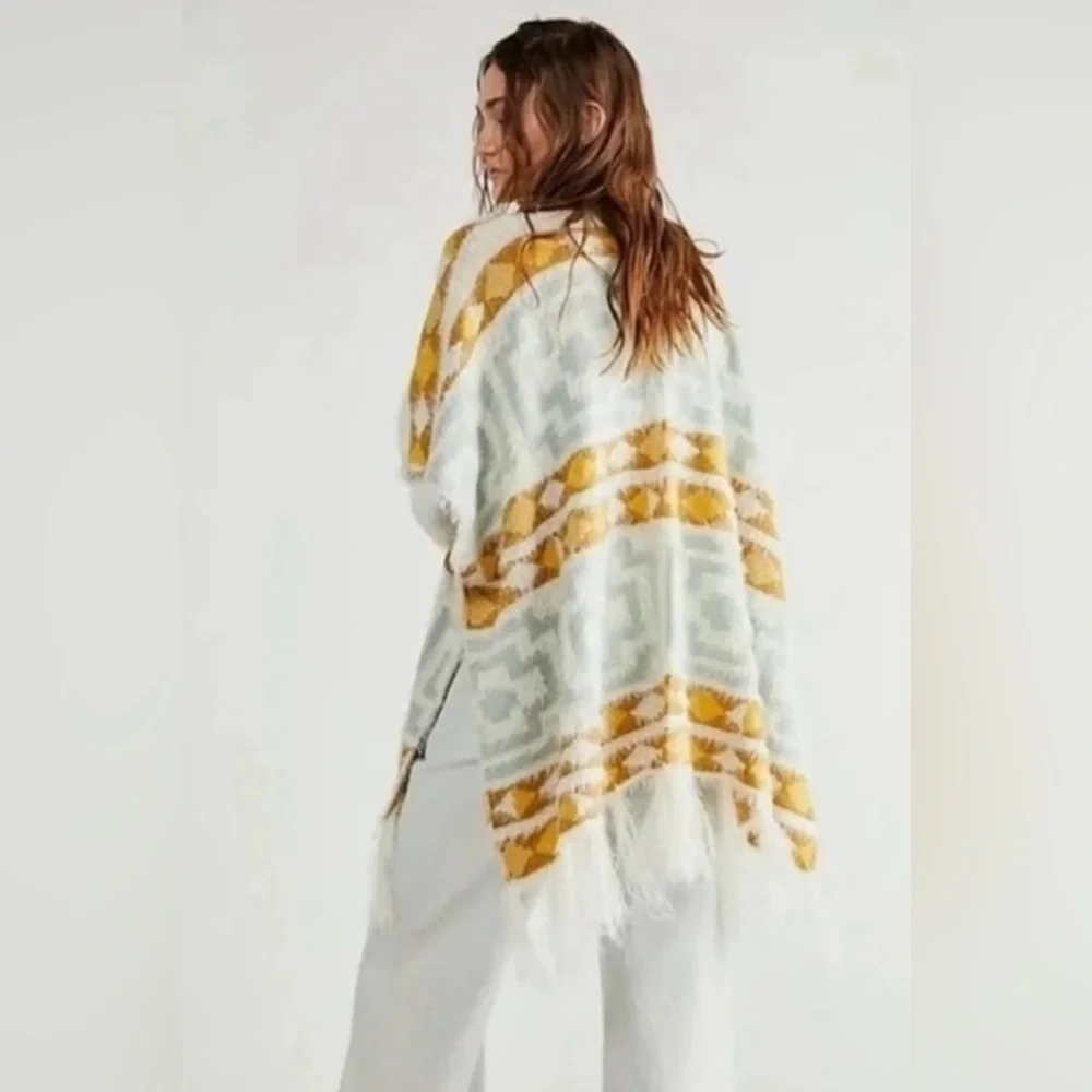 NWOT - Free People‎ - Diamondback Cozy Poncho