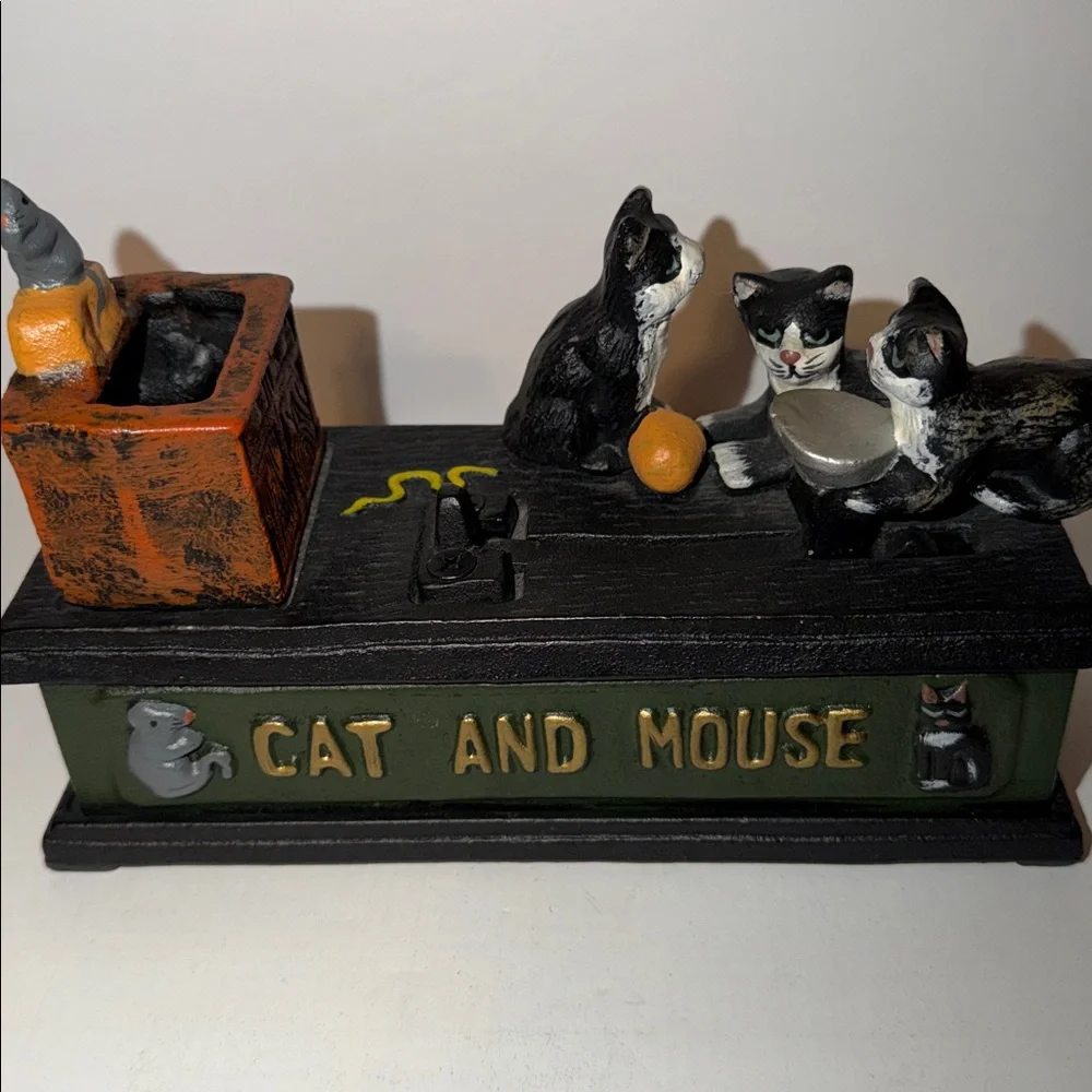 N/A charming cat
