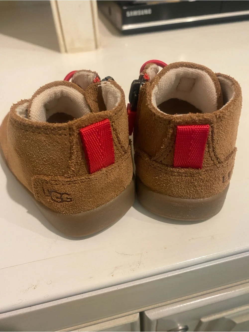 UGG ankle hardware