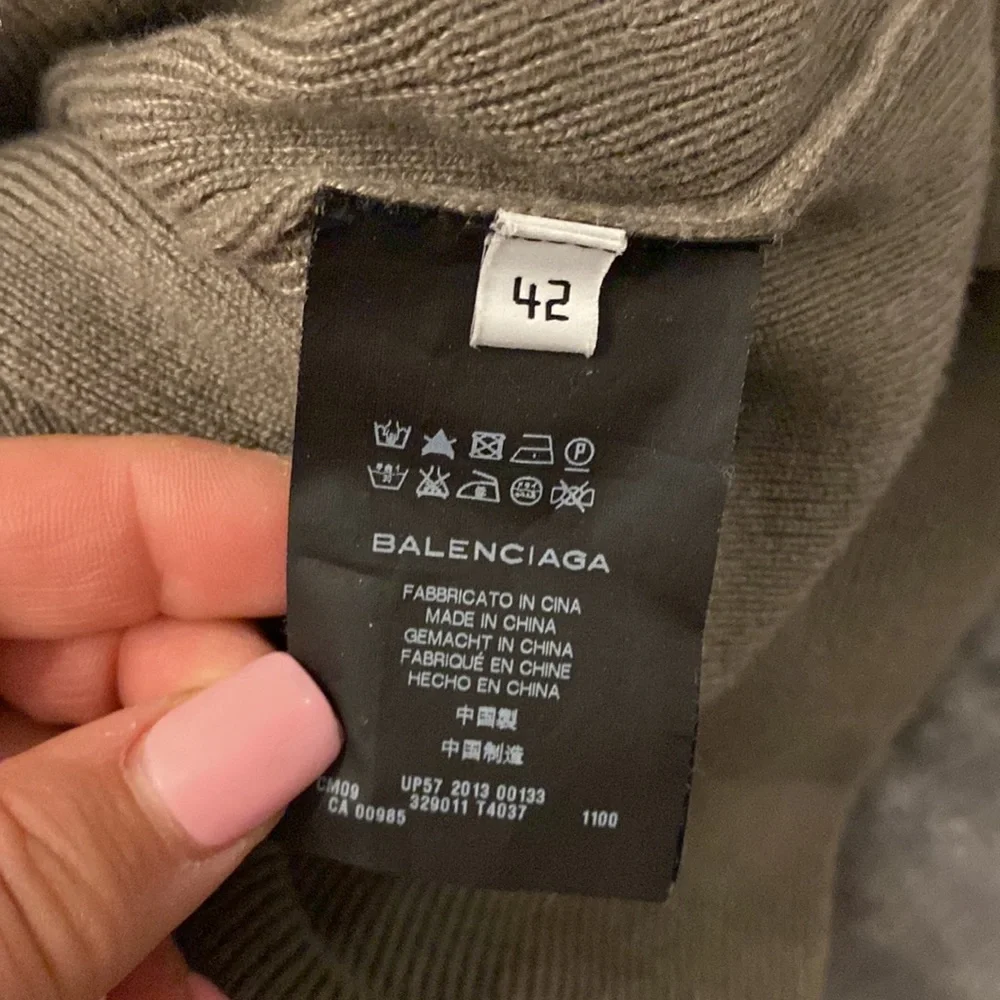Balenciaga stunning fit