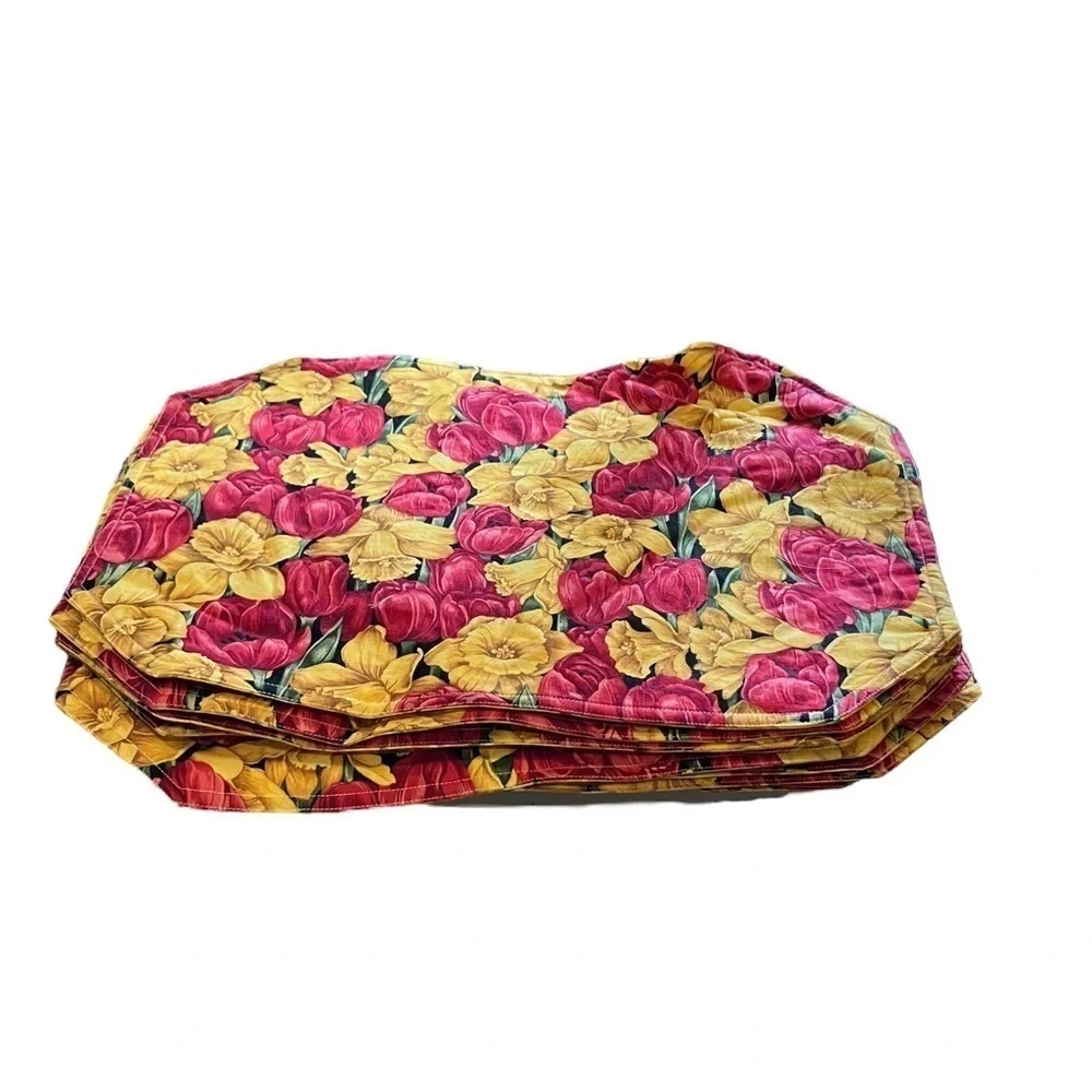 SET Of 12 Reversible Quality Red & Yellow Floral Octagon Spring Placemats 17x13”