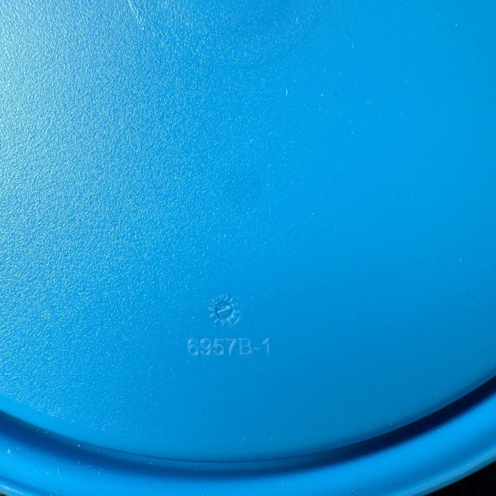 Tupperware Blue Round Replacement Lid Seal 6957B 5.25 Inch
