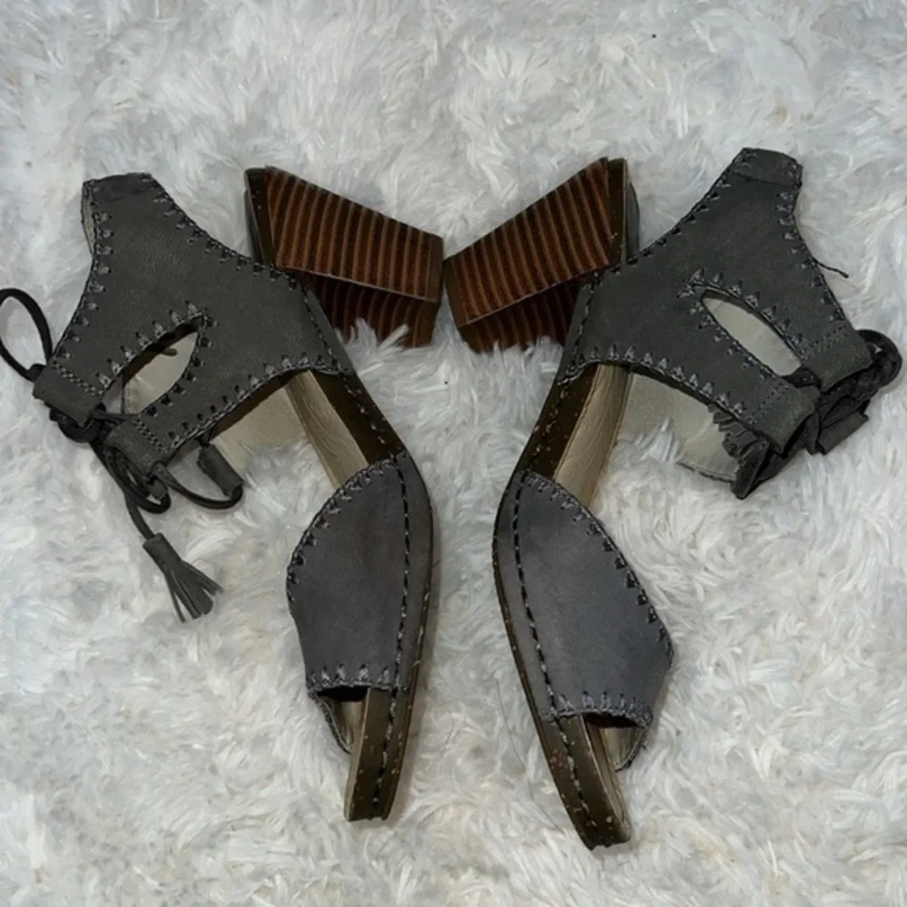 JBU platform sandals