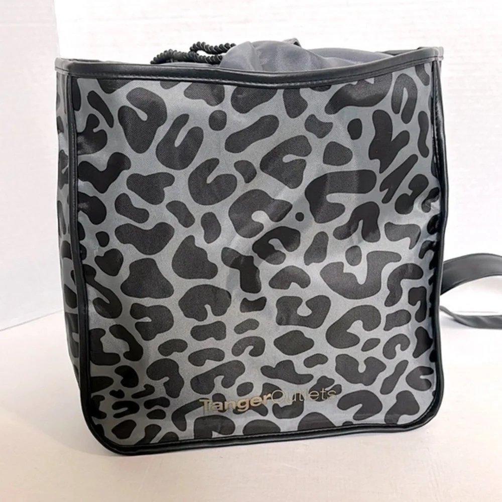 Tanger Outlets Black and Gray Leopard Print tote Bag or back pack w/ drawstring