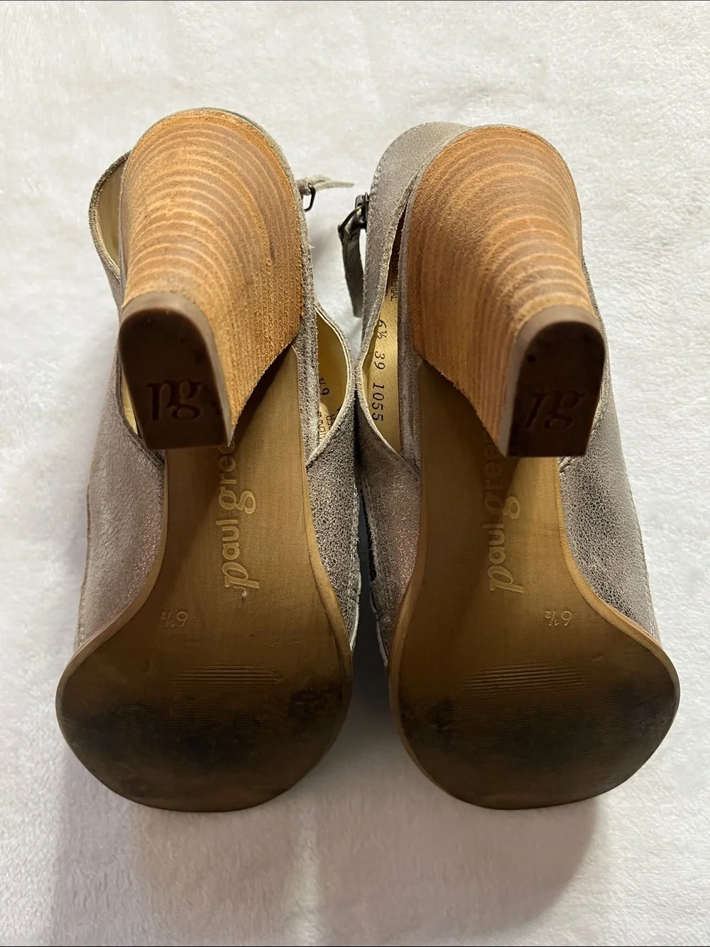 Paul Green size 6.5 (9)Cayenne peep toe booties in metallic finish