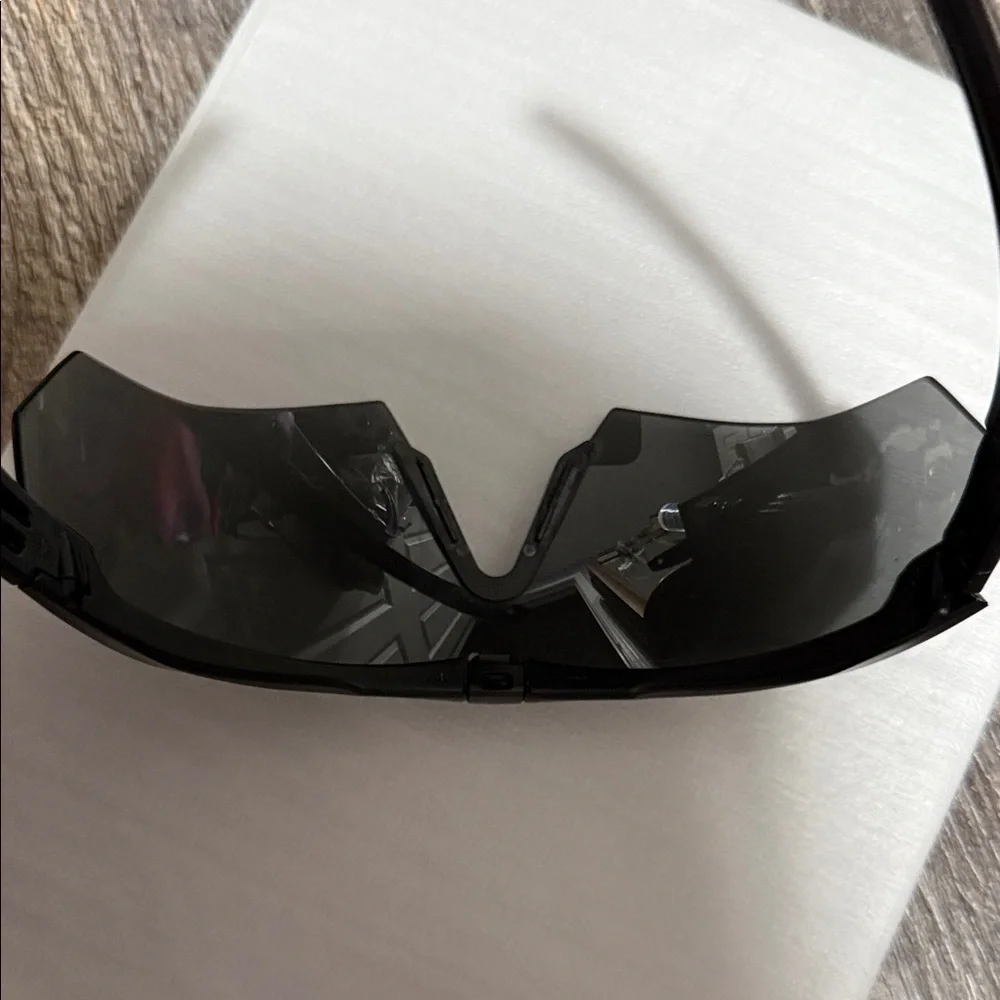 Apel glasses value