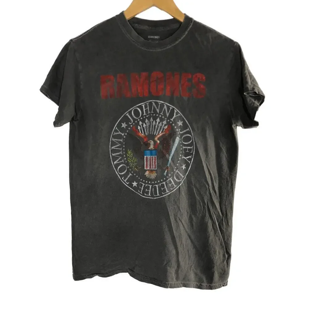 Ramones shirt graphic