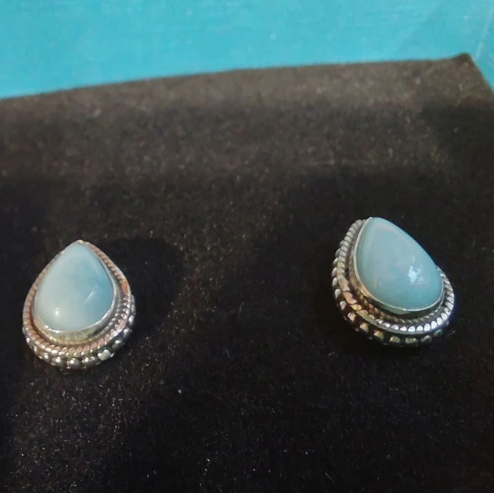 N/A these elegant