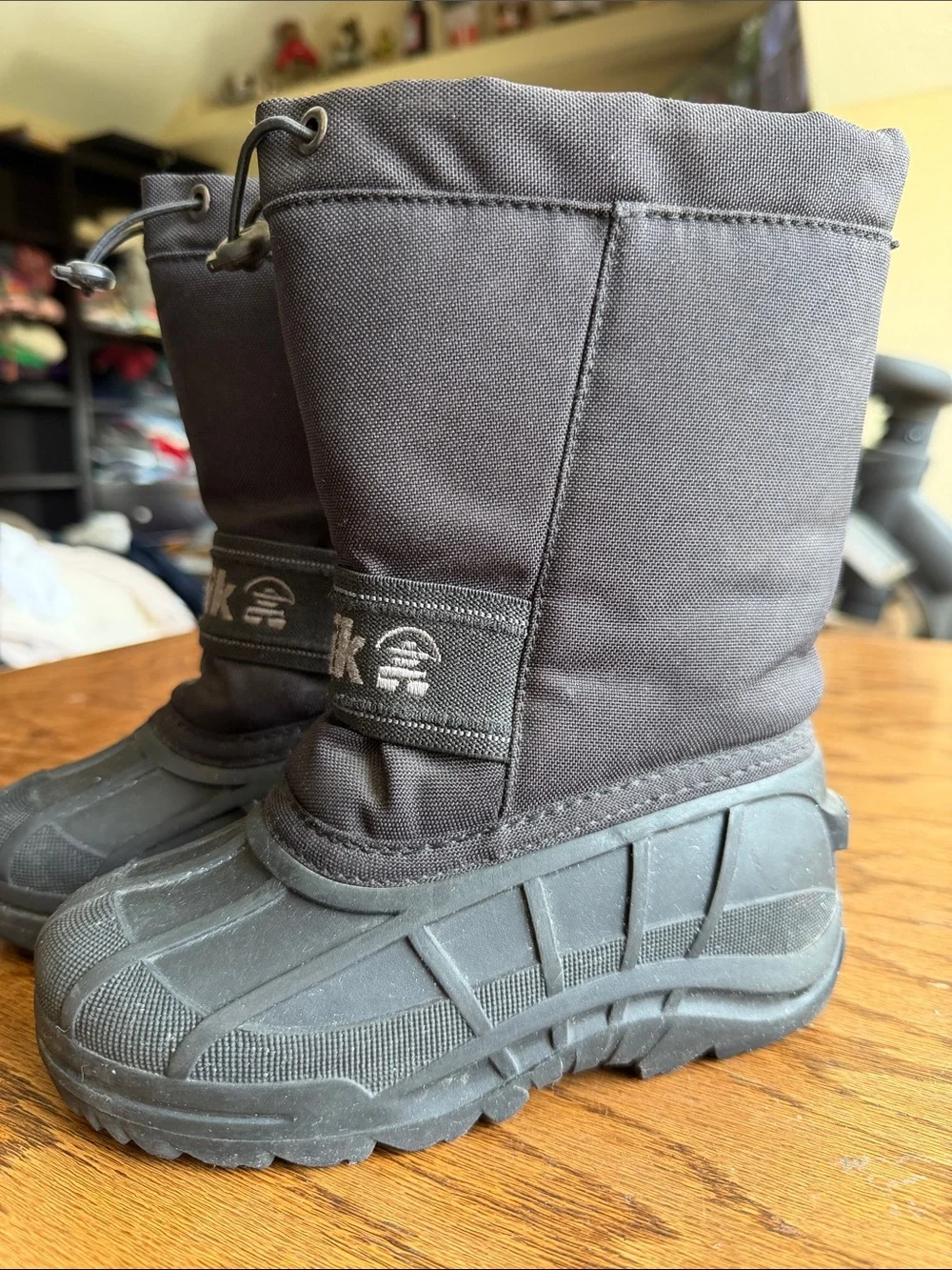 Kamik durable waterproof