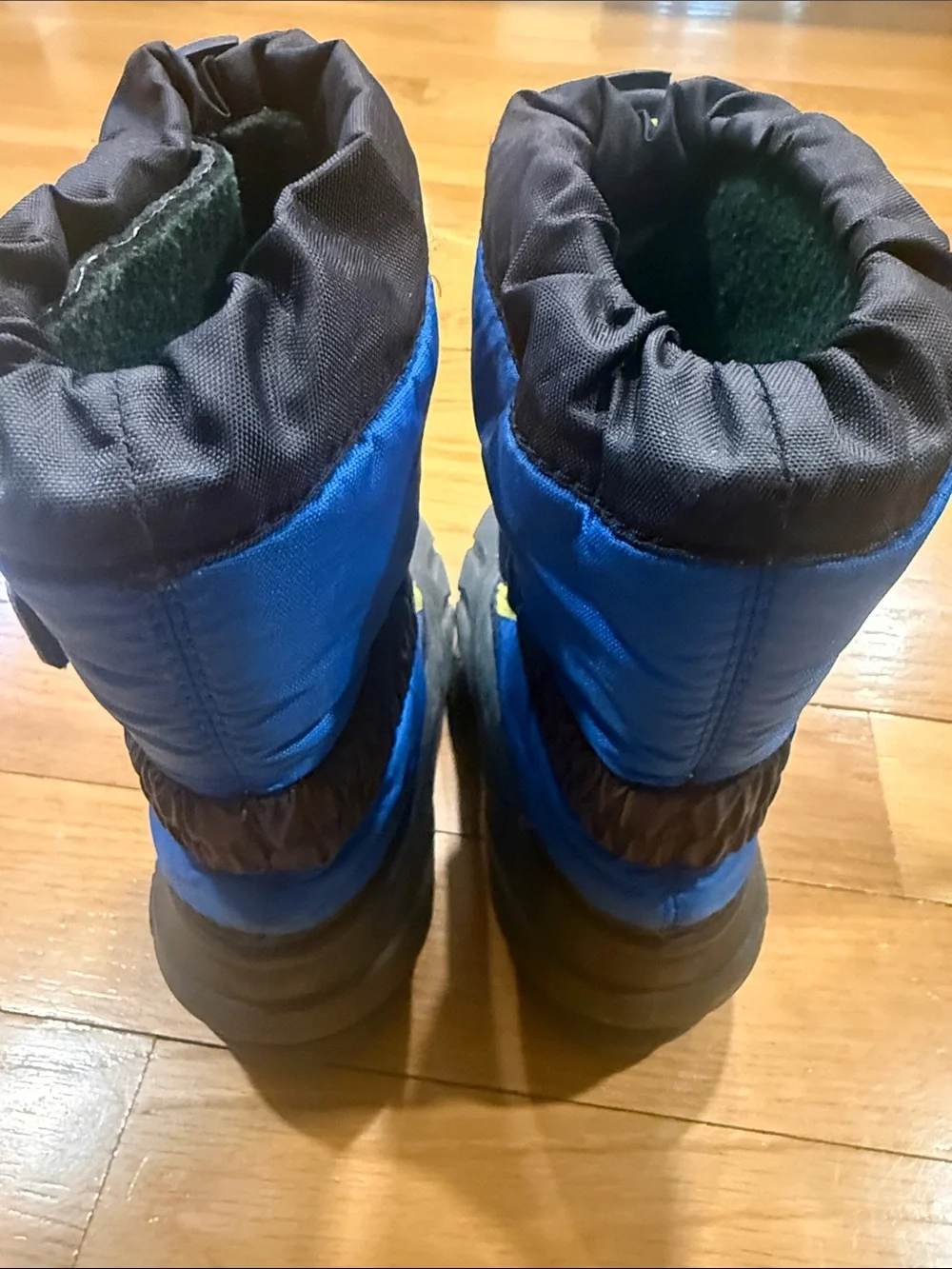 Sorel boys winter
