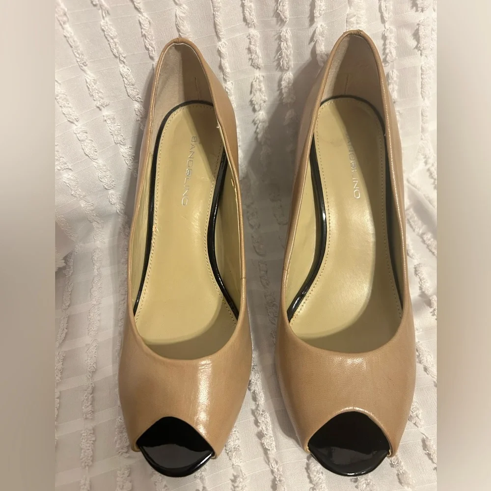 Bandolino peep toe