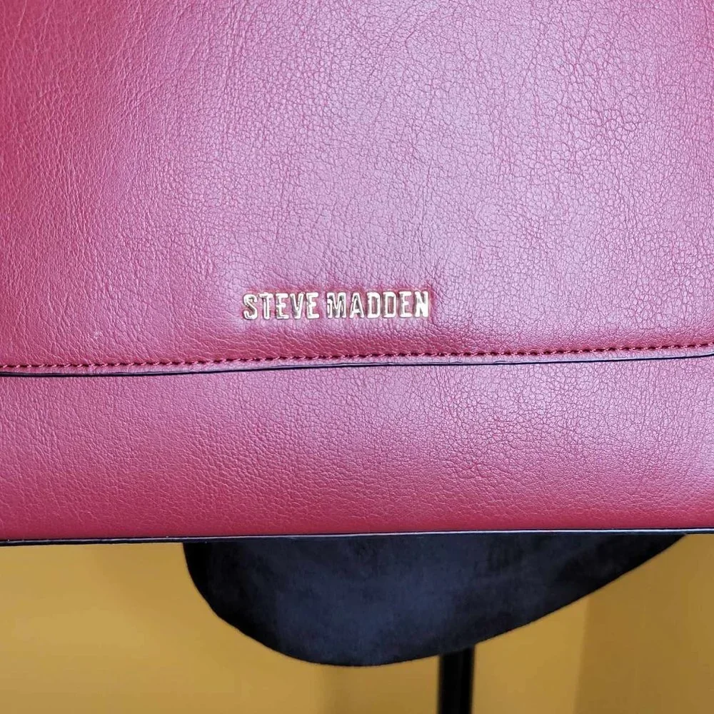 Steve Madden dark red