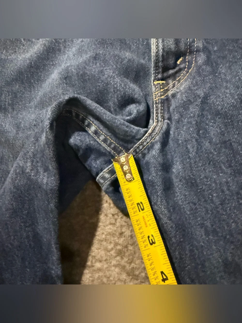 Levis levis 569