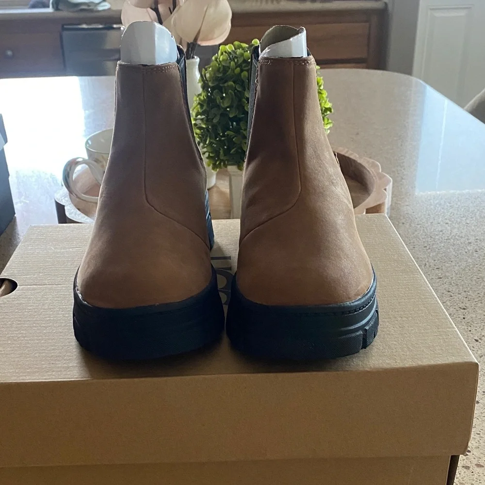 UGG stylish ankle