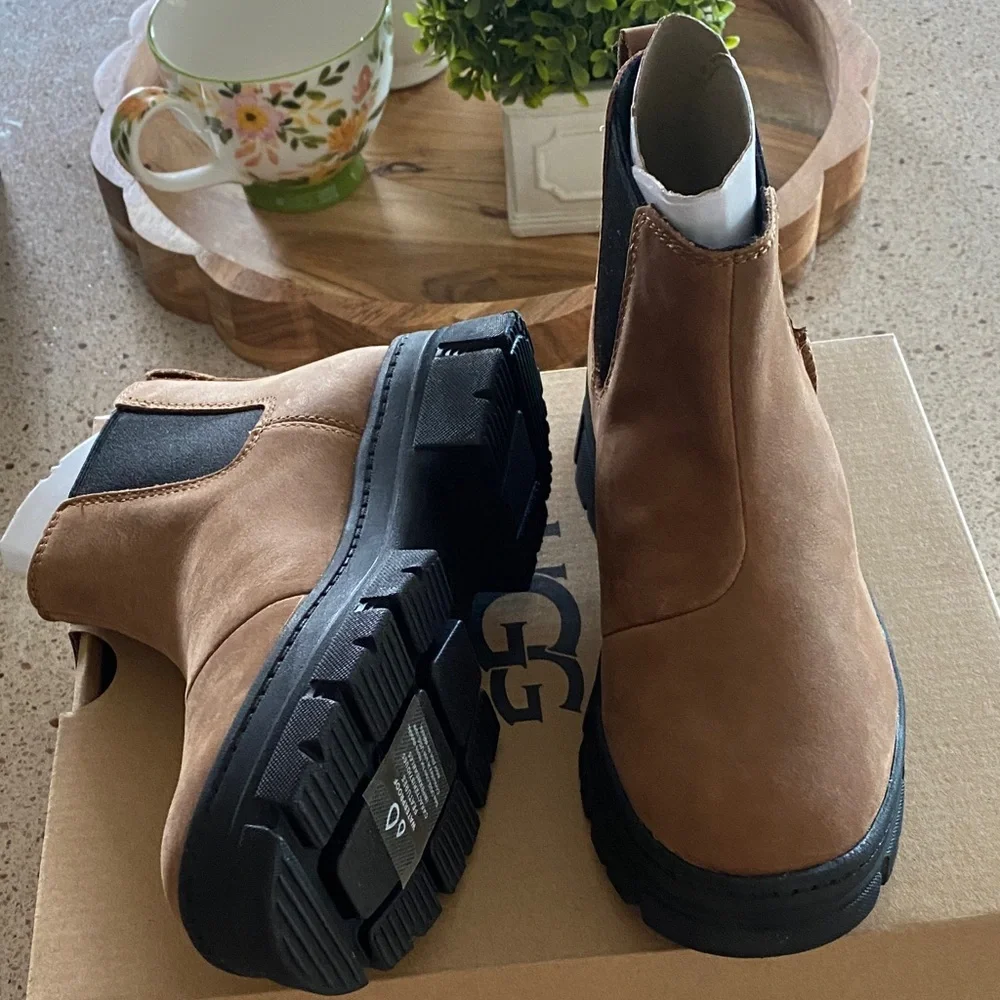 UGG stylish ankle