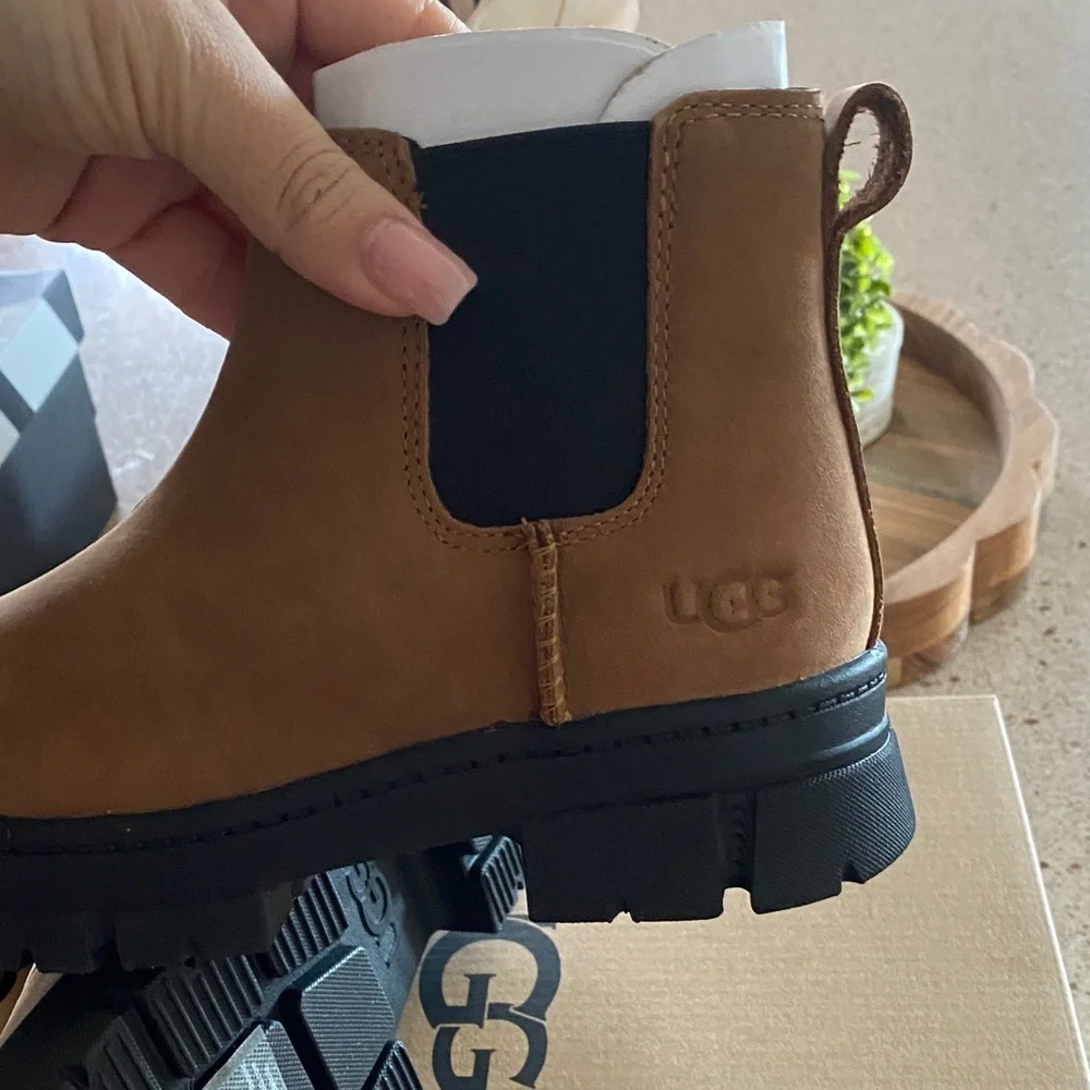 UGG stylish ankle