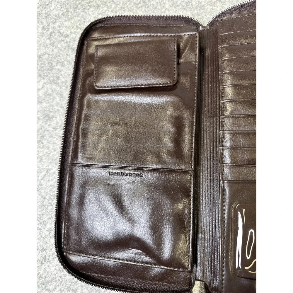 Dopp travel wallet