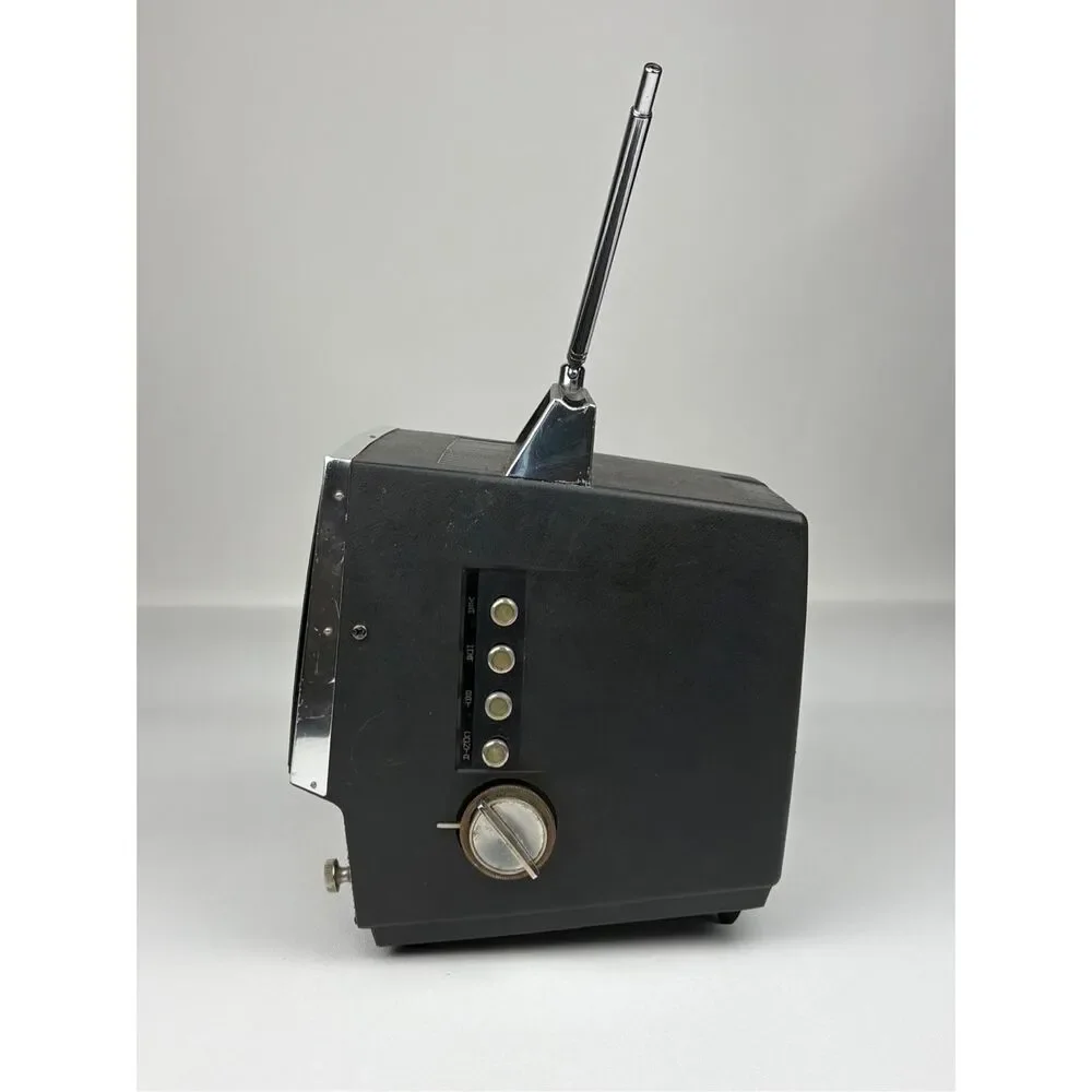 Vintage Sony TV-700U Television TV 7in Screen Portable Black & White FOR PARTS