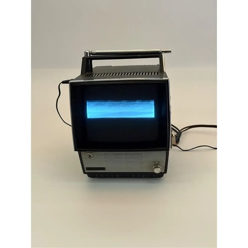 Vintage Sony TV-700U Television TV 7in Screen Portable Black & White FOR PARTS