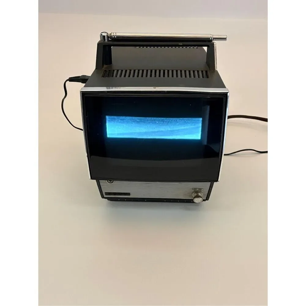 Vintage Sony TV-700U Television TV 7in Screen Portable Black & White FOR PARTS