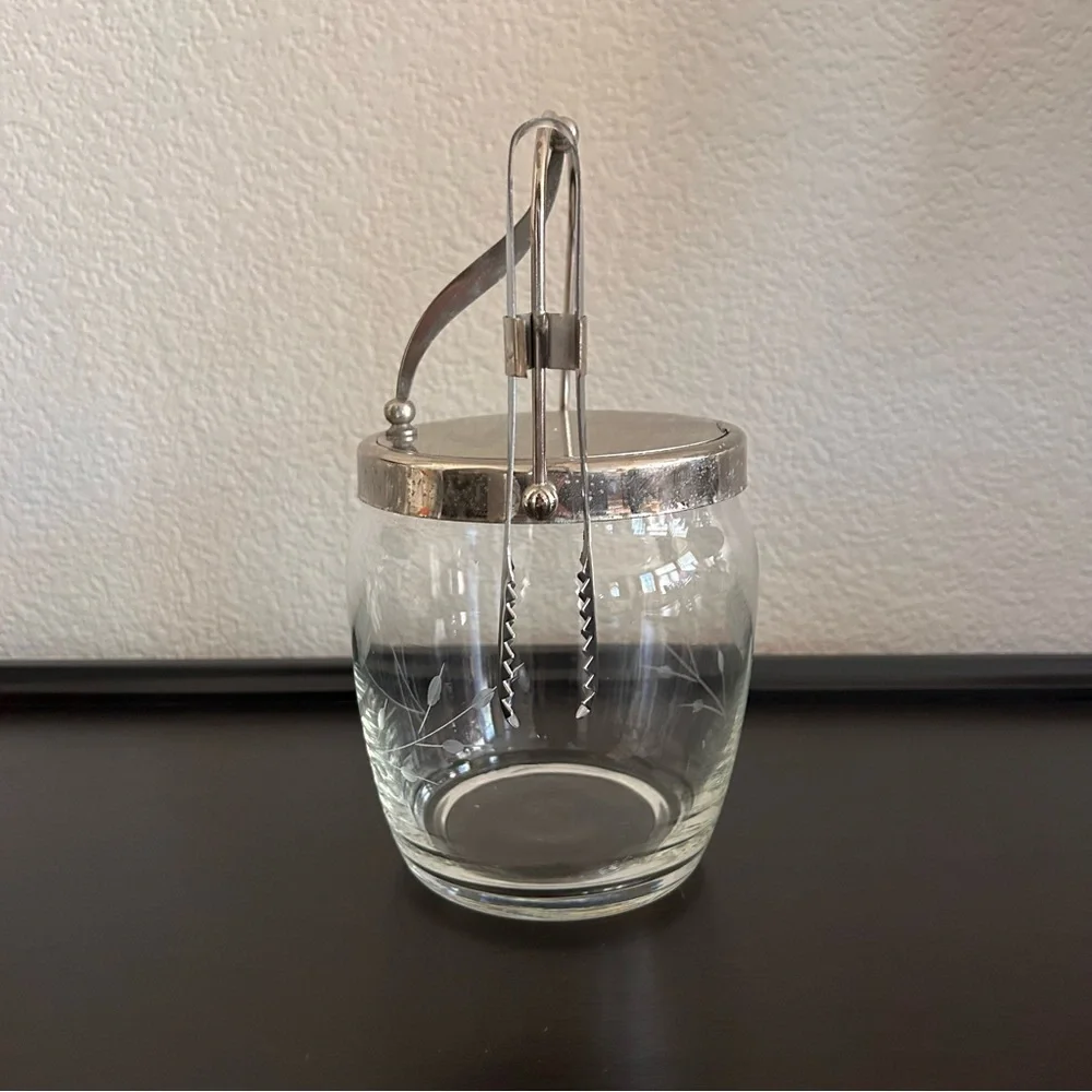 Noritake conveniently features rest