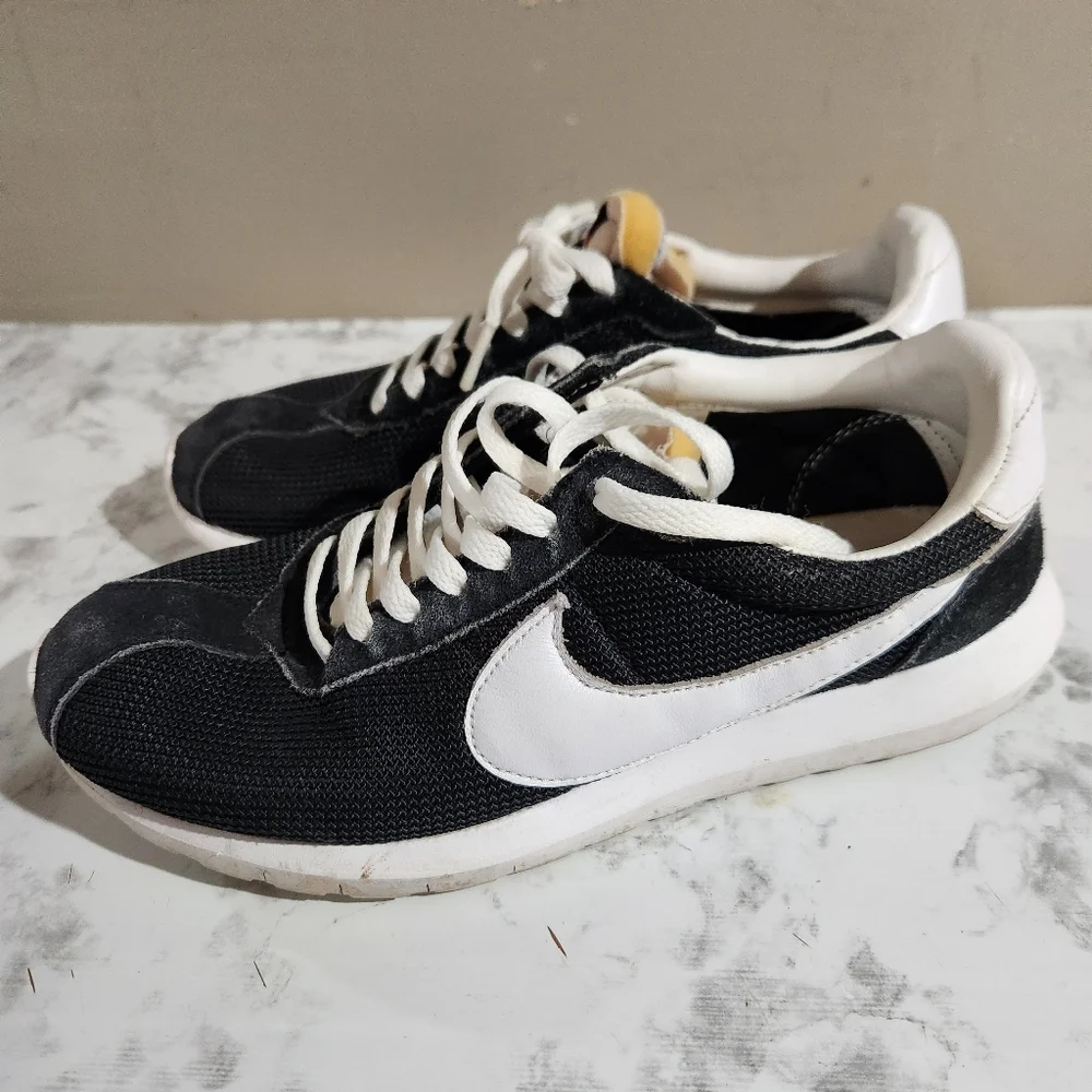 Nike ***missing letter