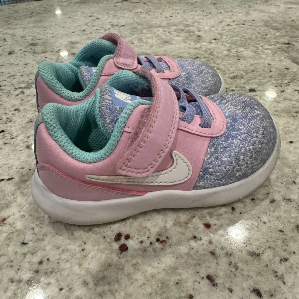 Nike toddler sneakers