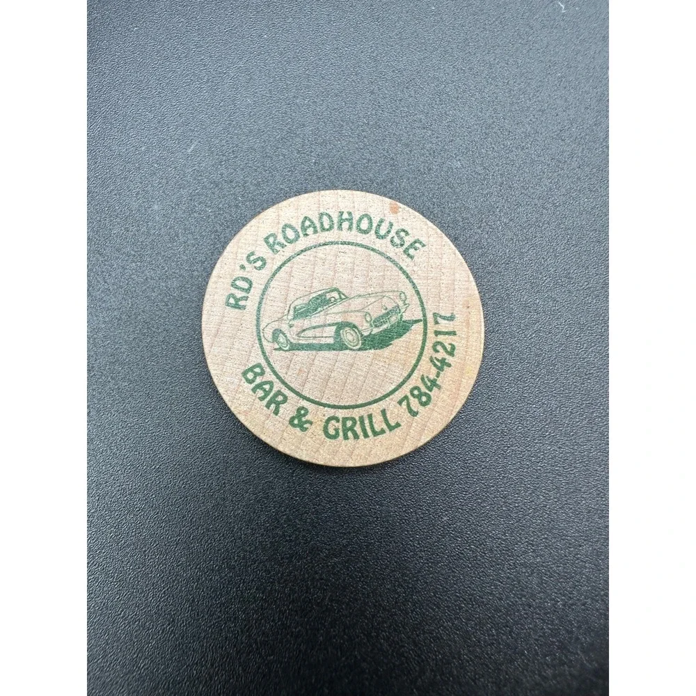 Vintage RD's Roadhouse‎ Bar & Grill Wooden Token Good For One Bottom Shelf Drink
