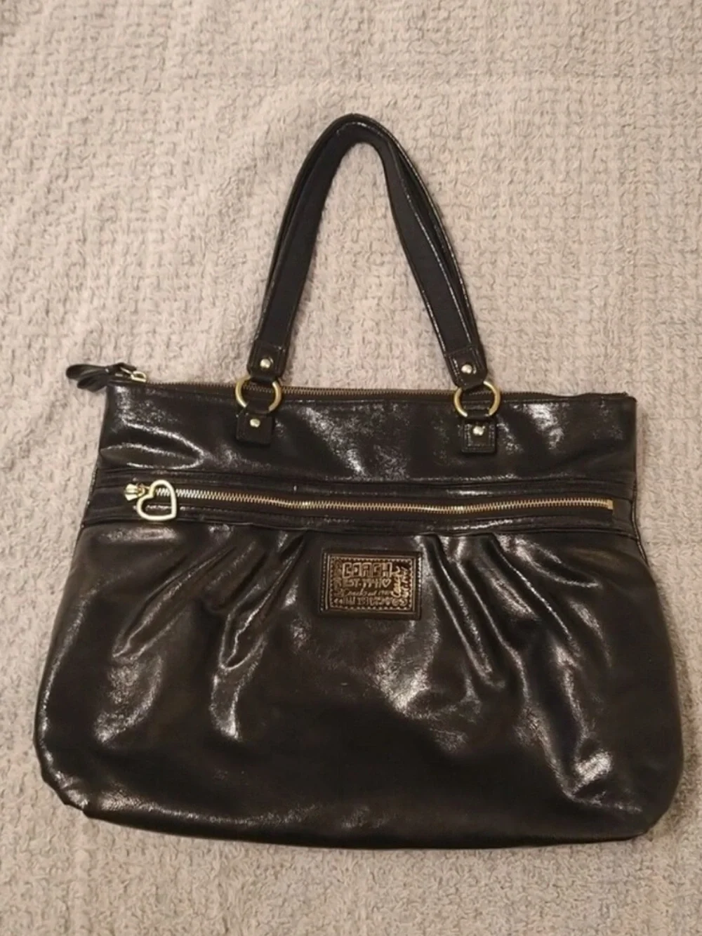 Coach Poppy Daisy Y2K Vintage Liquid Black Patent Leather Shoulder Bag Purse