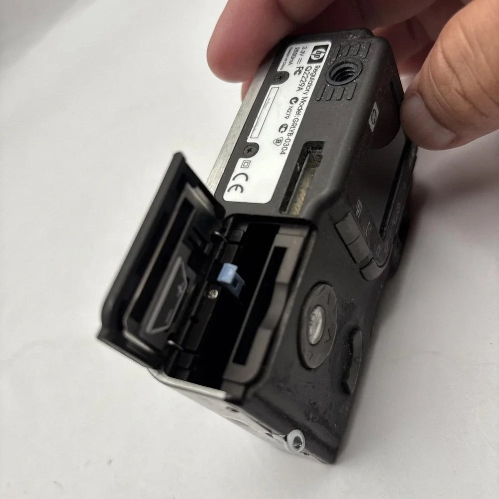 HP Photosmart R707 5.1 MP Digital Camera 3x Optical Zoom - Silver - Tested Works