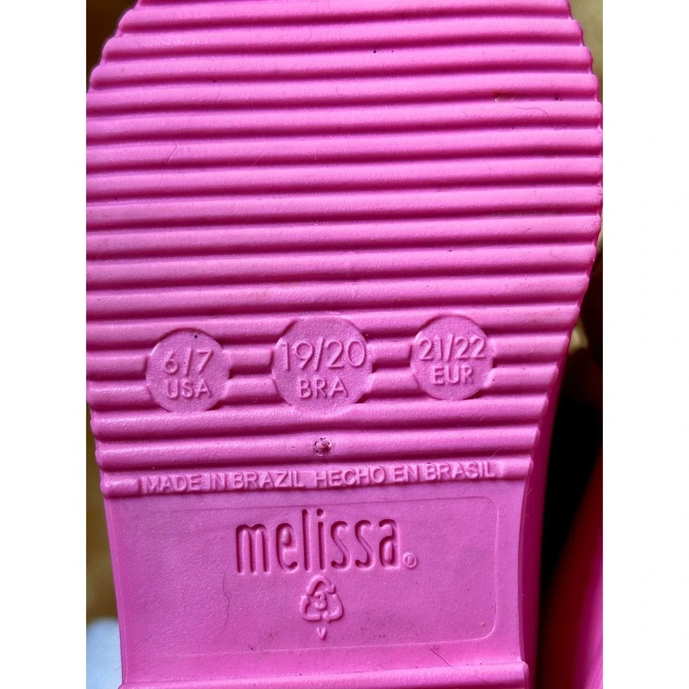 Mini Melissa step into