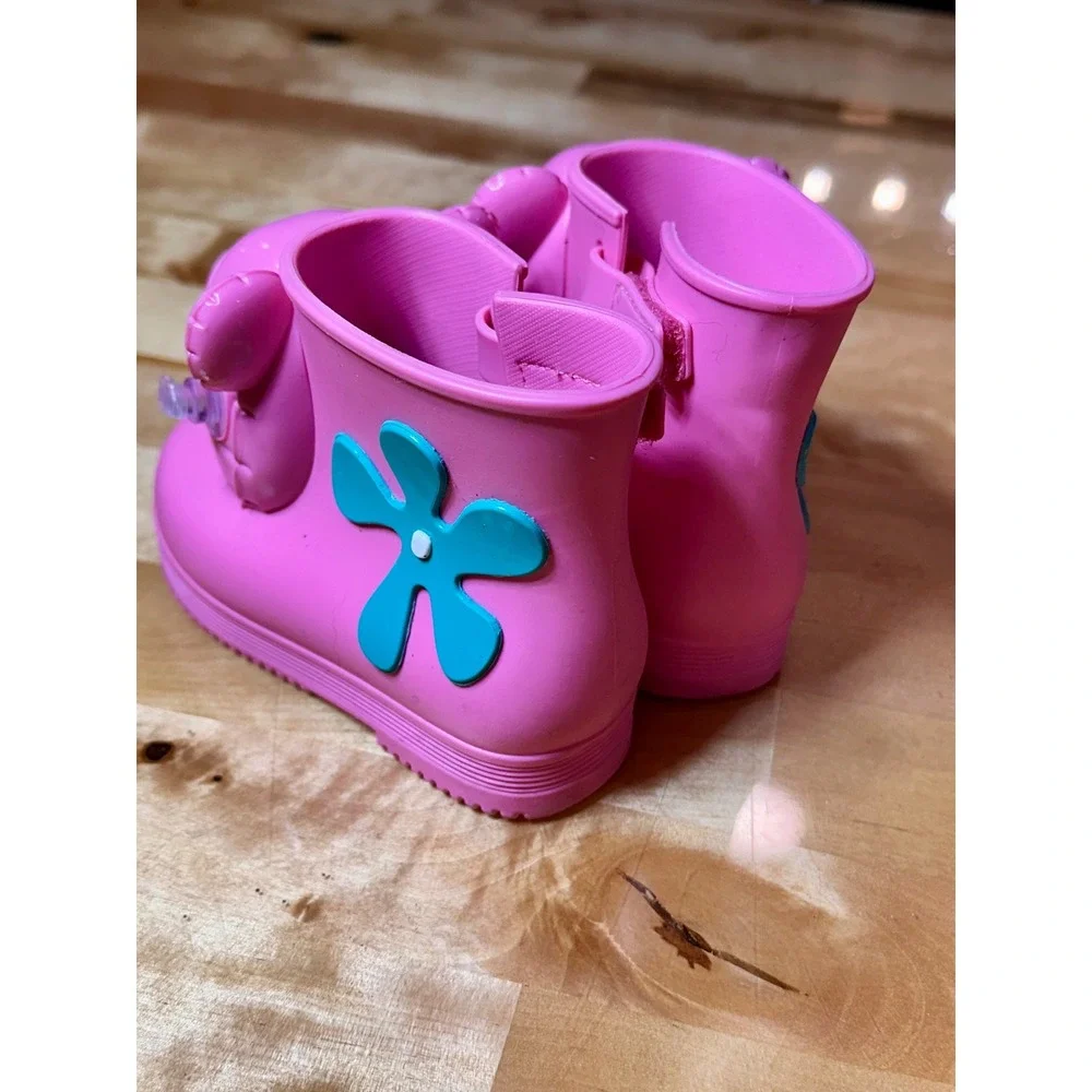 Mini Melissa step into