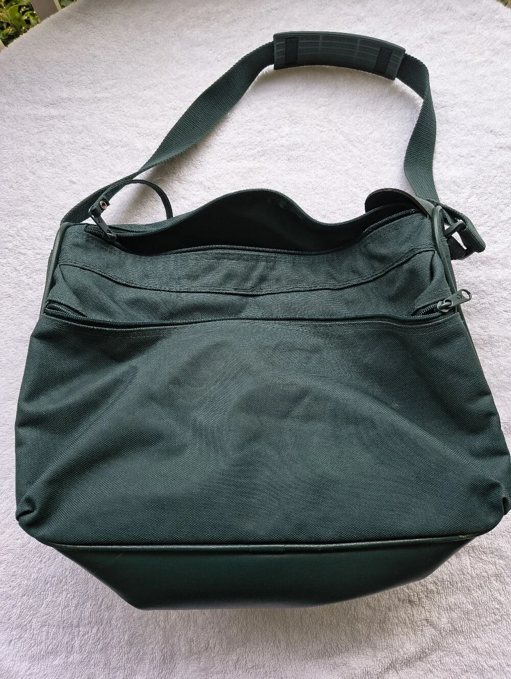Samsonite durable green