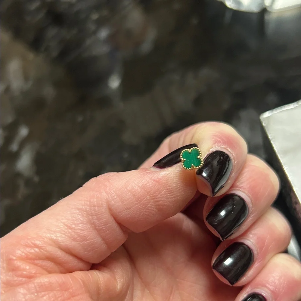 Elegant Gold and Green Clover Earrings