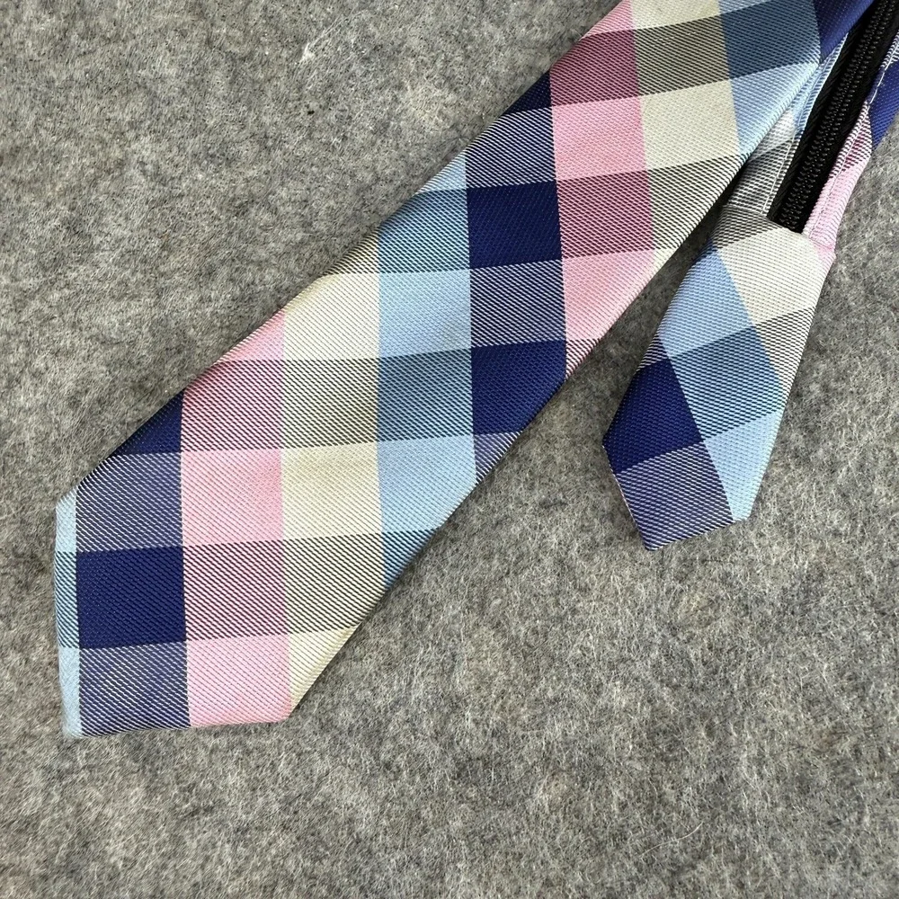 Tommy Hilfiger excellent gently