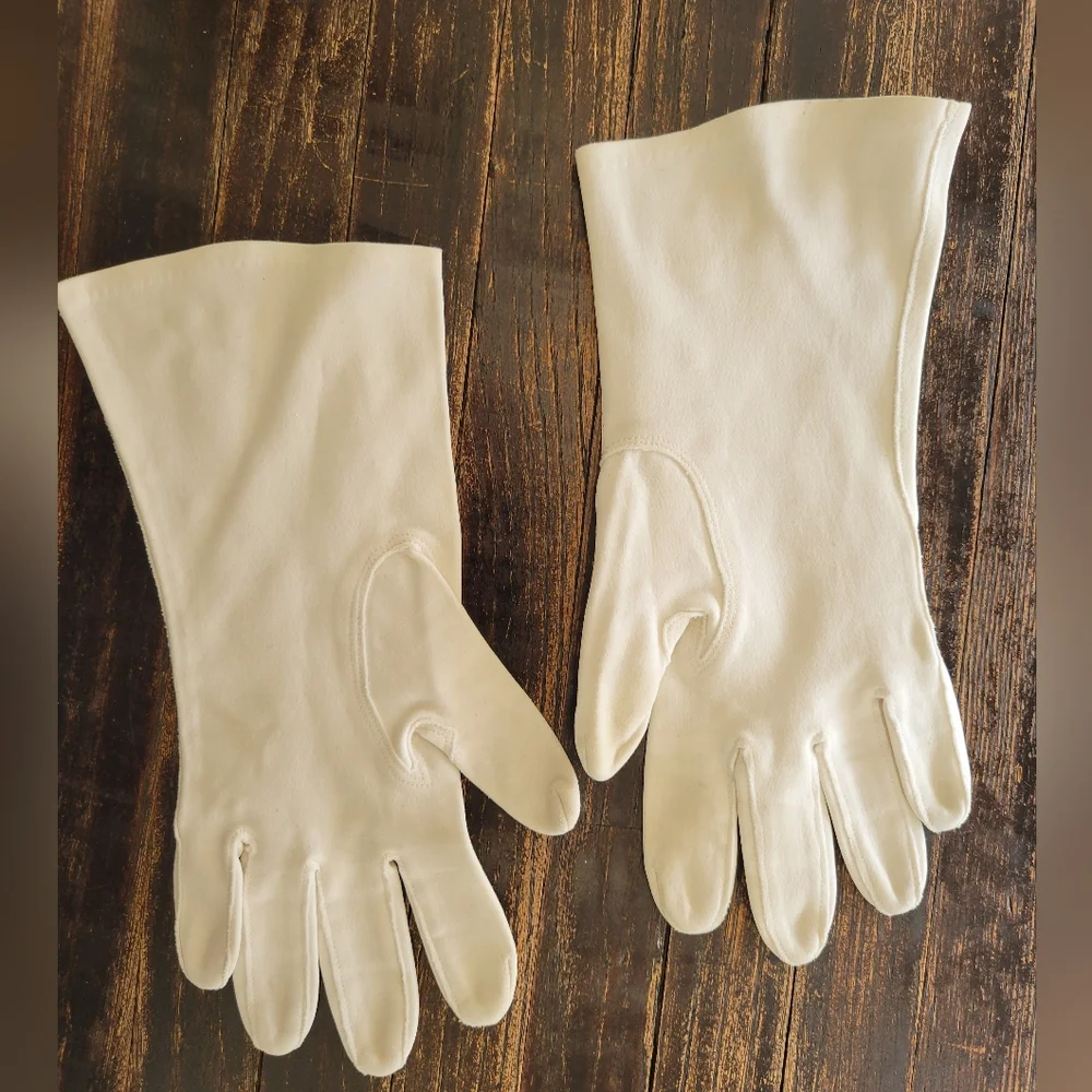 Vintage these gloves