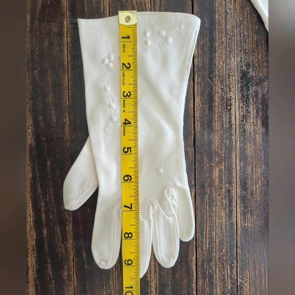 Vintage these gloves