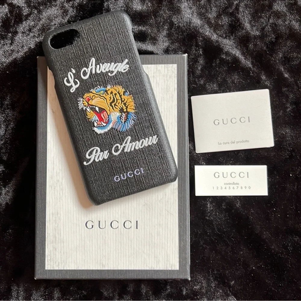 Gucci iPhone 7 / 8 Black Coated Canvas L’Aveugle Par Amour Case