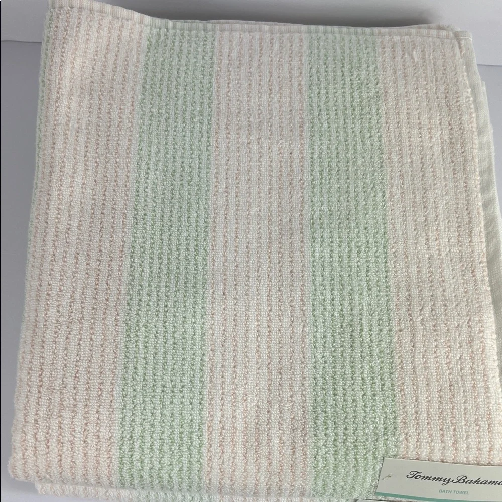 Tommy Bahama new set
