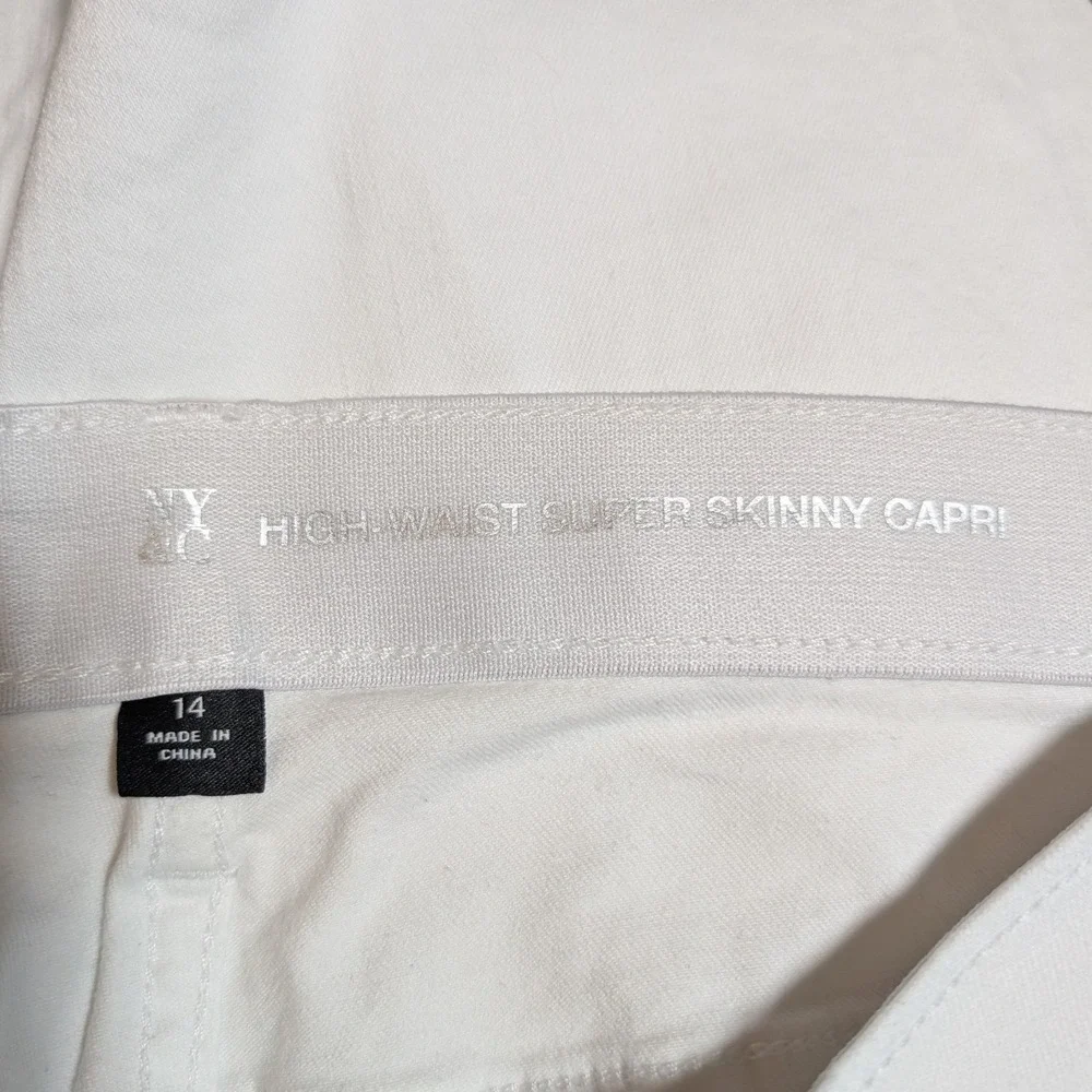 New York & Co White Distressed High Rise‎ Skinny Capri Jeans Raw Hem Women's 14