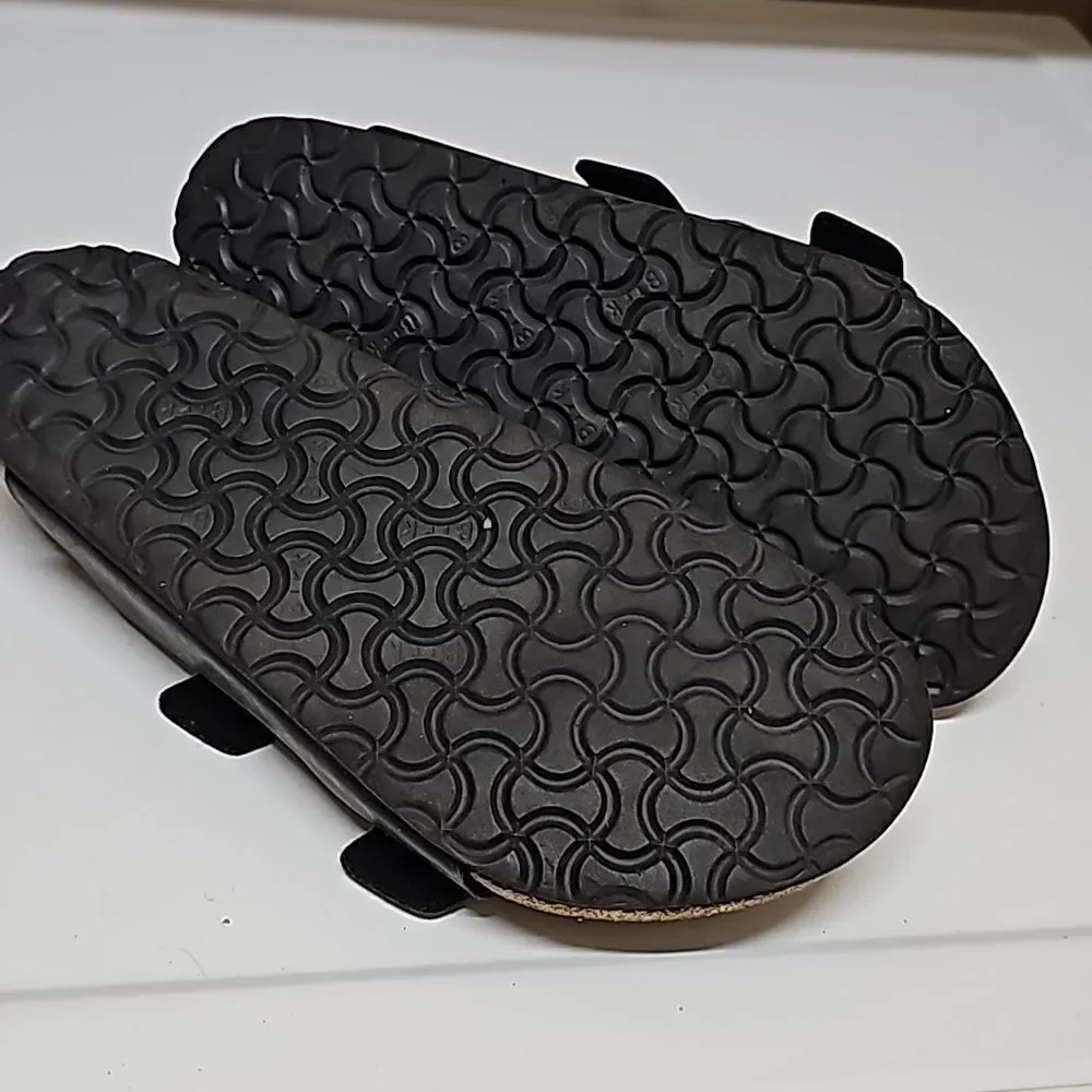 Birkenstock details leave
