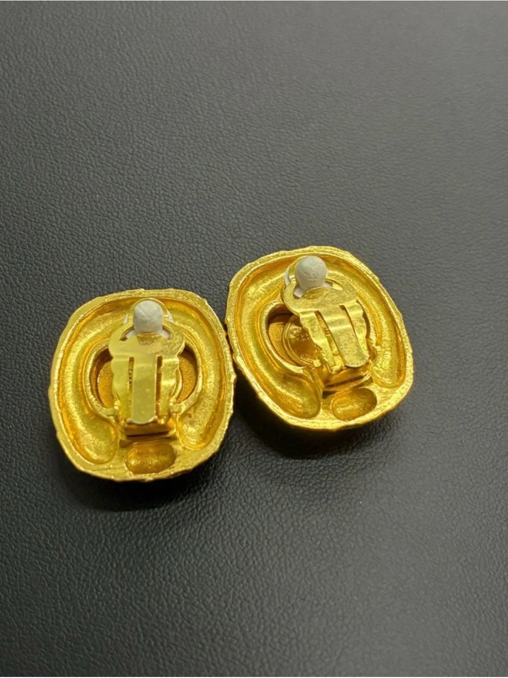 CHANEL clip earrings