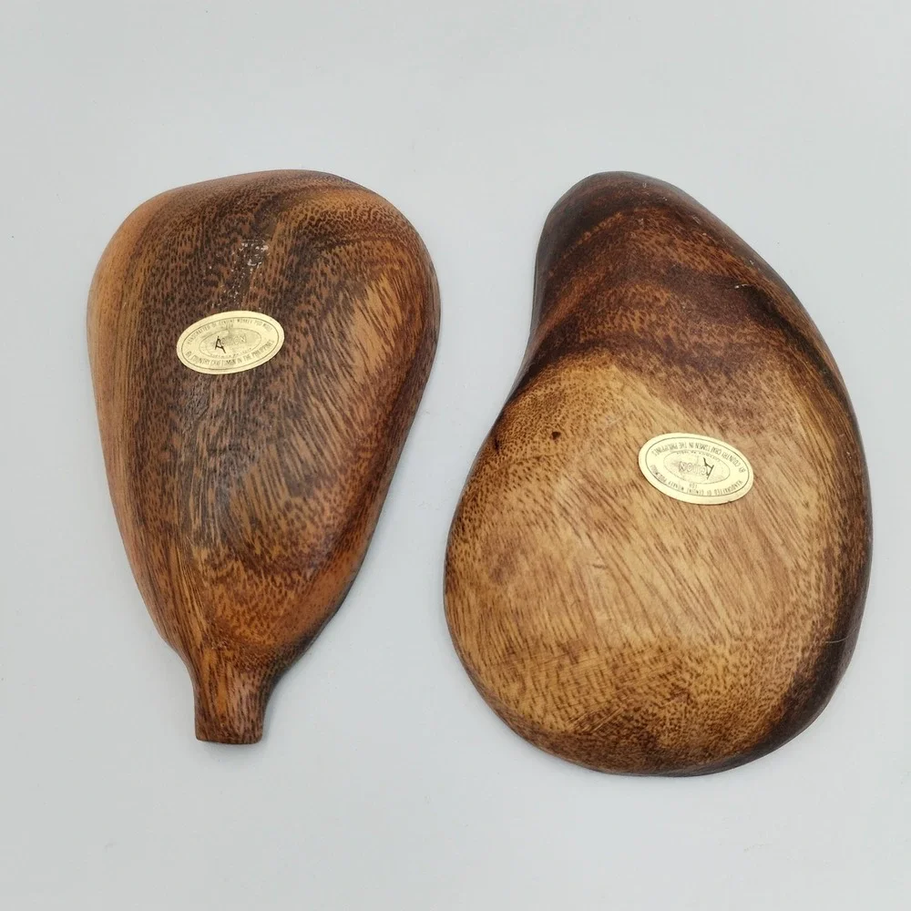 The Unbranded Brand vintage hand
