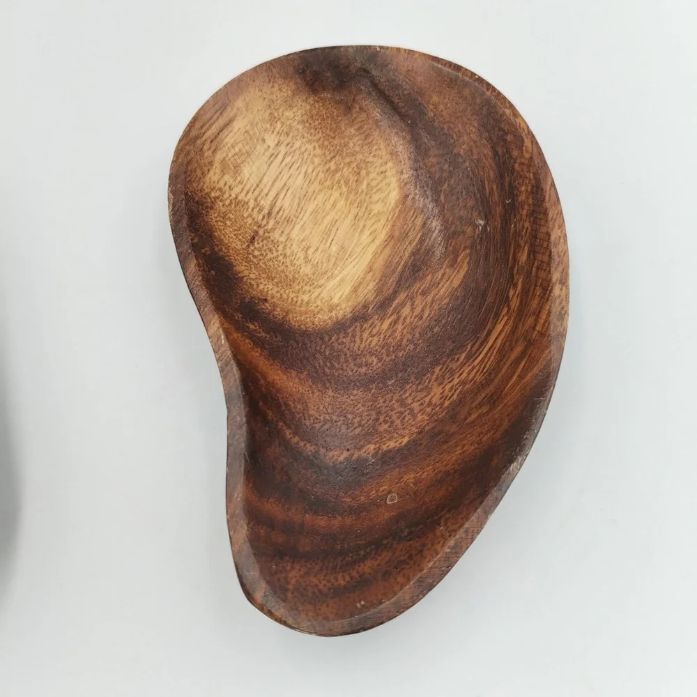 The Unbranded Brand vintage hand