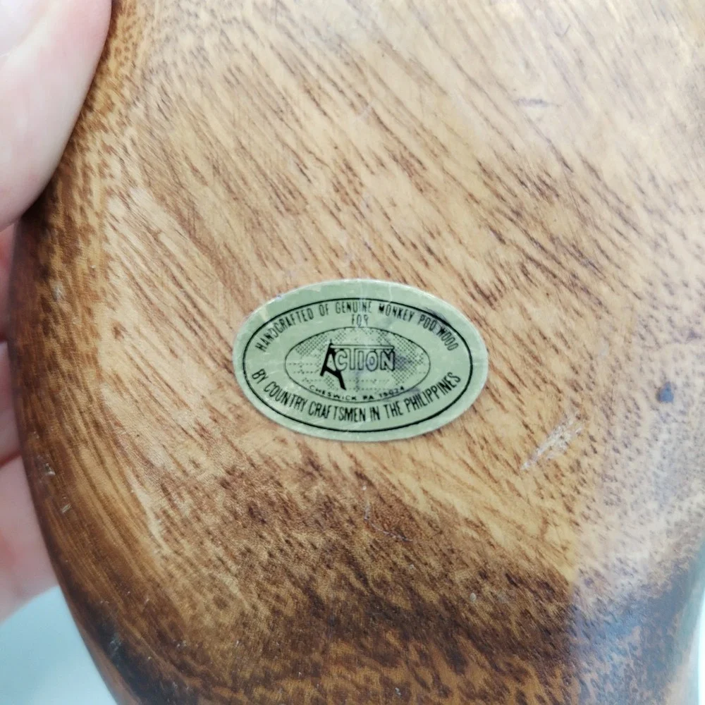 The Unbranded Brand vintage hand