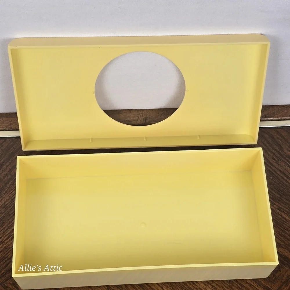 N/A tissue box